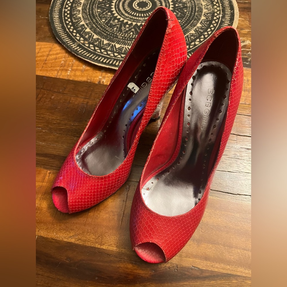 BCBG girl red heels size 8